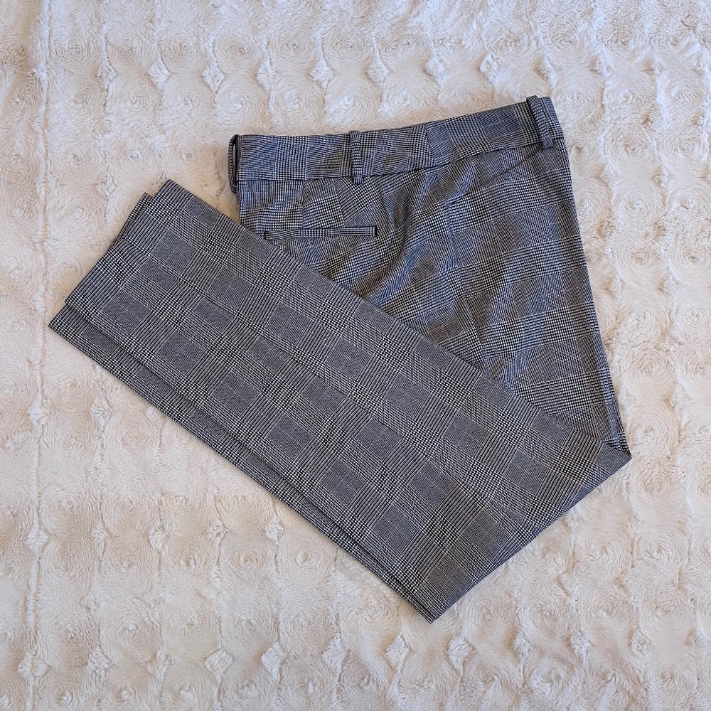 Talbots Hampshire Plaid Black and White Ankle Pant Size 6.  Great Shape.